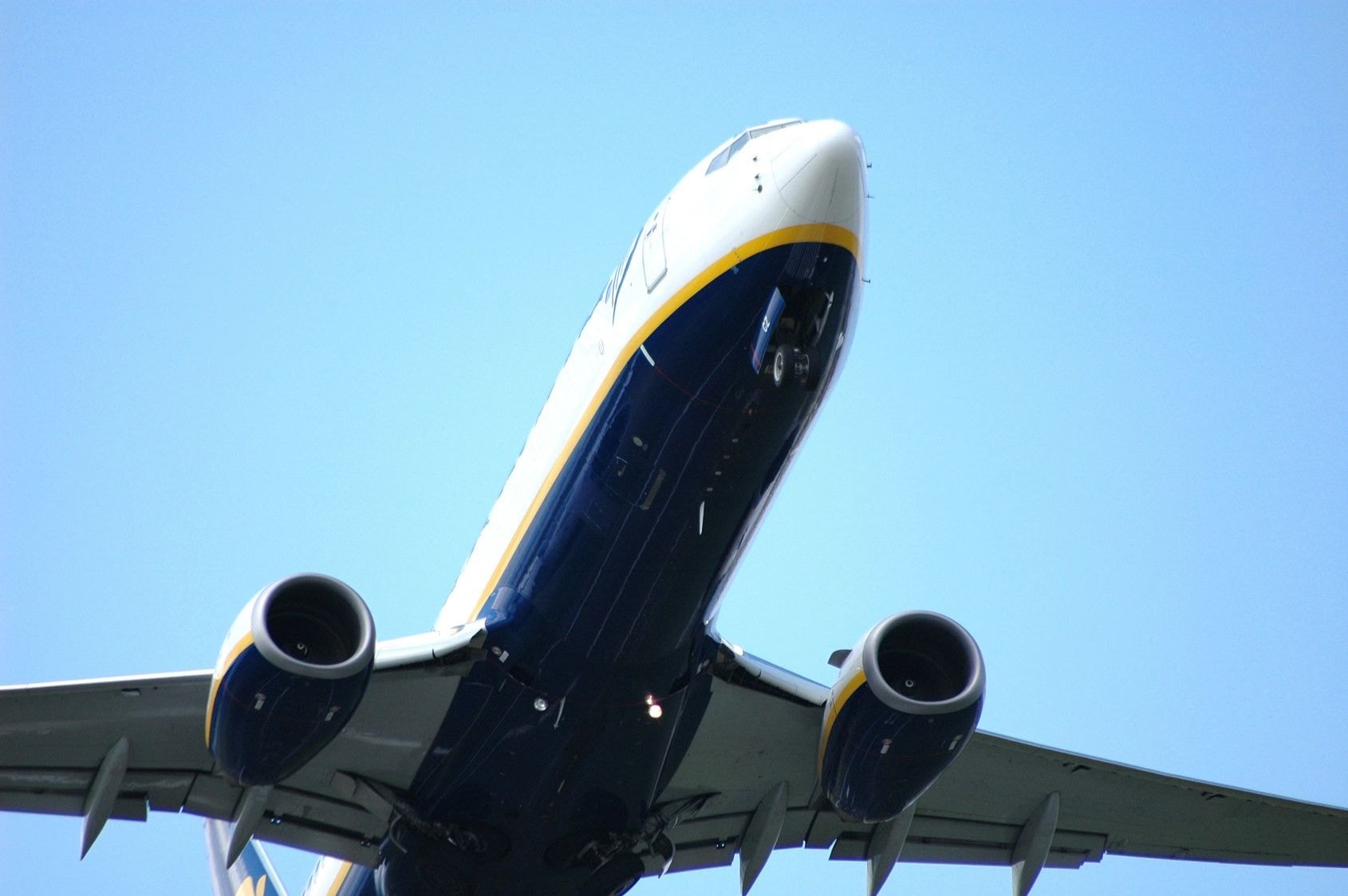 Commercial aircraft — airport transfers